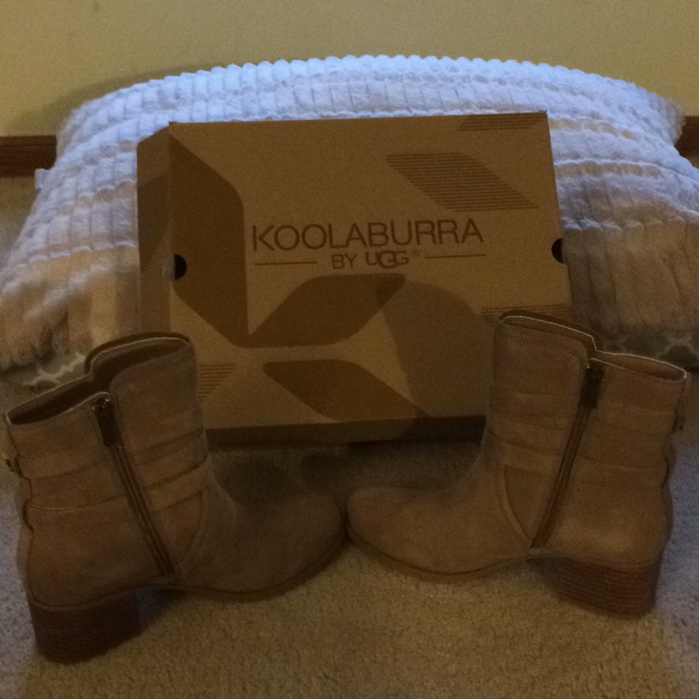 NWT UGG SUEDE BOOTS - Picture 4 of 8